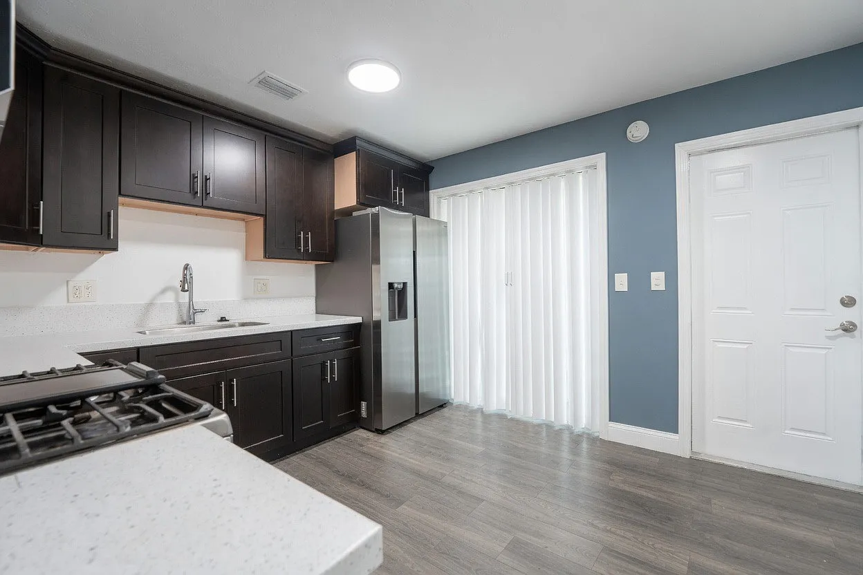 2 bed, 800 sqft, $1,350 — Photo 3
