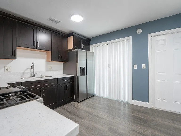 126 NE 40th Ln #B — Photo 3