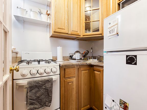 5th image of 307 E 18th St #5AC