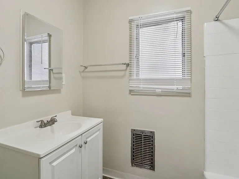 652 Veteran Ave — Photo 112