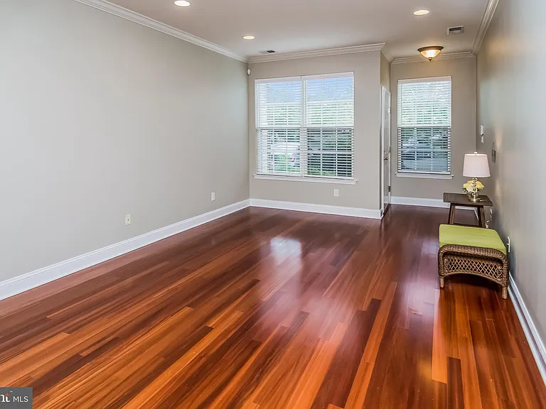 17 Lancaster Ct — Photo 6