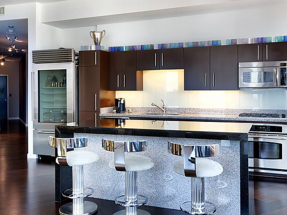 5th image of 1100 Wilshire Blvd APT 3007