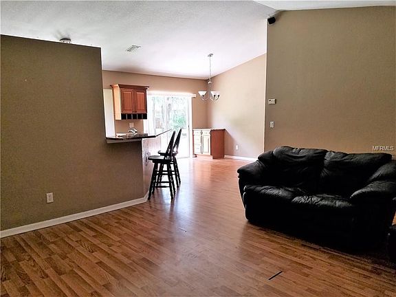 2nd image of 2873 Cloras St