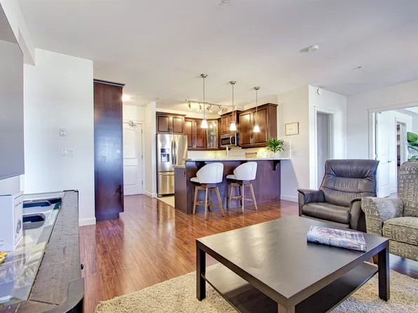 12655 190a St #211, Pitt Meadows, BC V3Y 0E9