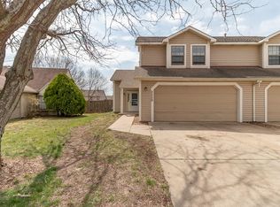 2531 Crestline Ct, Lawrence, KS 66047