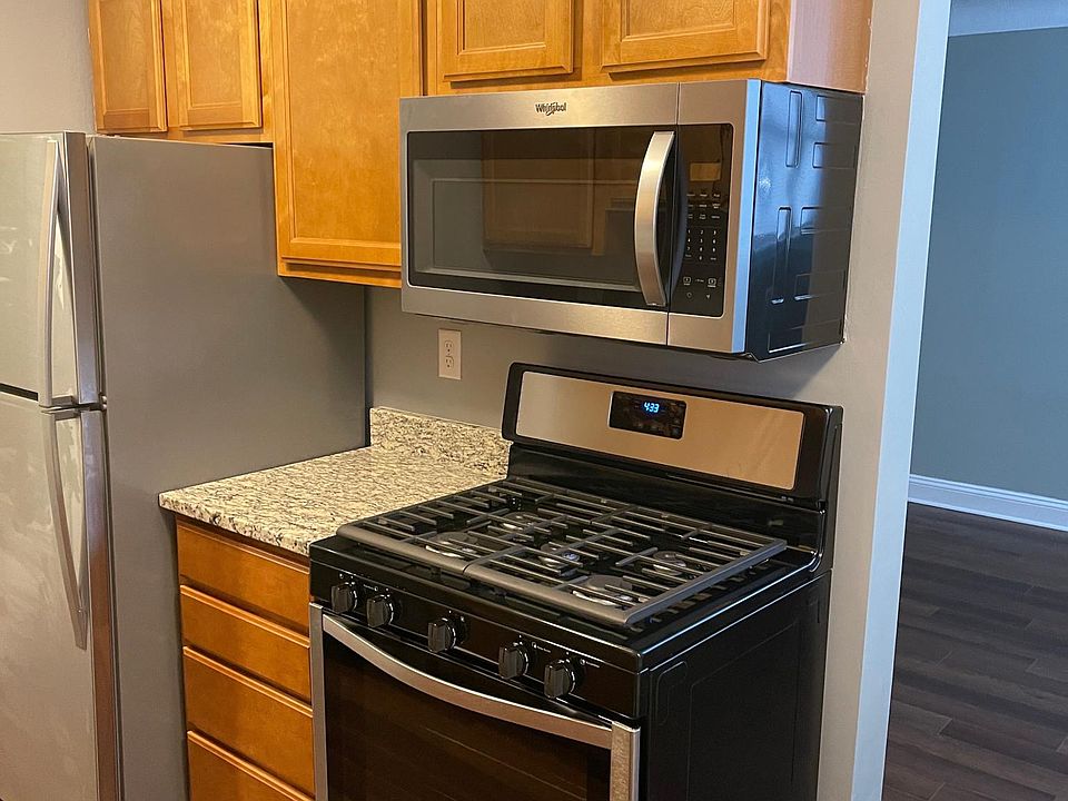 1st image of 1621 7th St W APT 11
