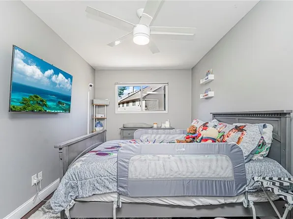 69 Rolling Hill Green image 17 of 30