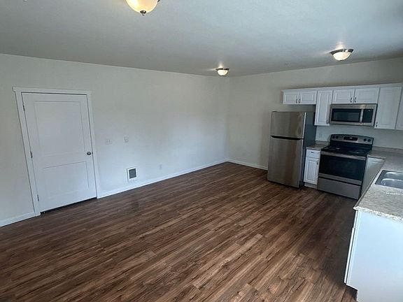 3rd image of 200 Railroad Ave #10