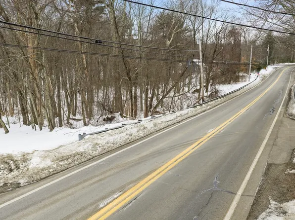 60 Webster St, Douglas, MA 01516