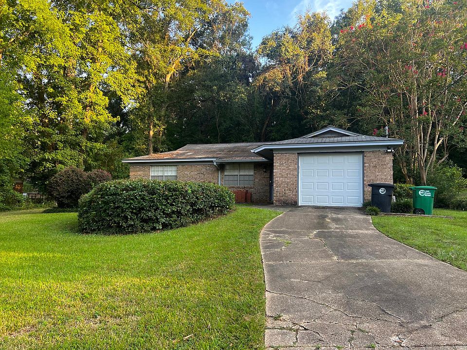 1st image of 3619 Wood Hill Dr