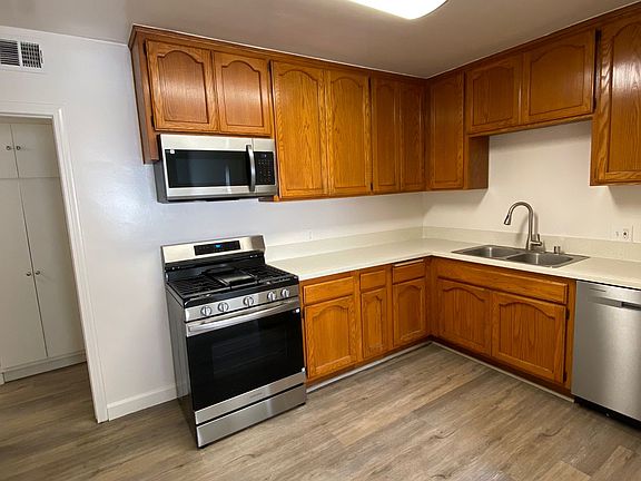 5th image of 440 N Lomita St APT A