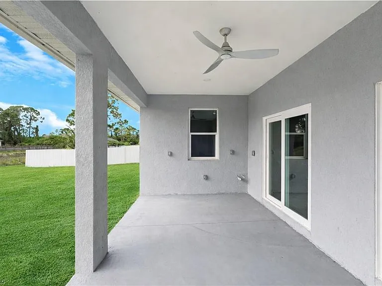 1043 Albert Ave — Photo 43