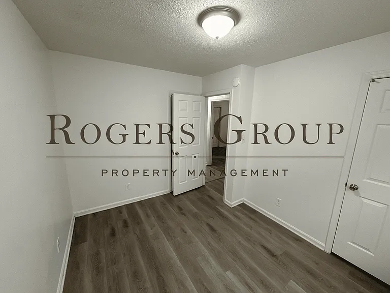 432 Ridley St — Photo 6