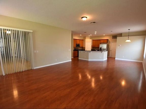 5th image of 338 Highbrooke Blvd
