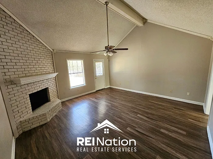 3 bed, 2.0 bath, 1134 sqft, $1,395 — Photo 3