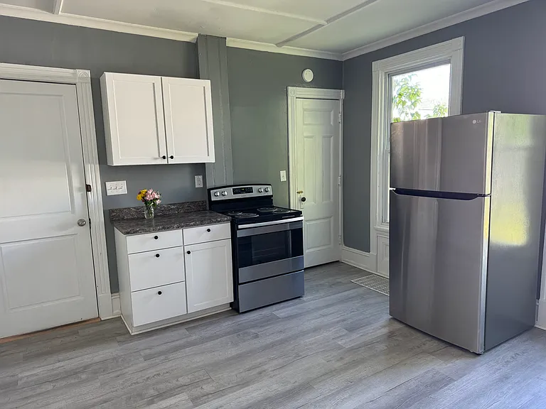 172 River St — Photo 3