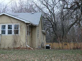 4th image of 2105 43rd Ave NE