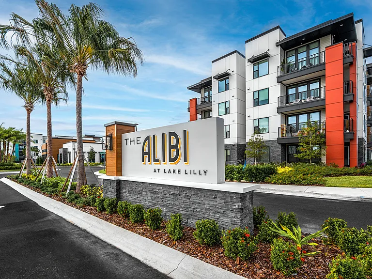 The Alibi at Lake Lilly — Photo 38