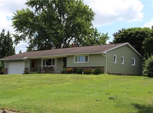 15 Old Meadow Dr, Rochester, NY 14626