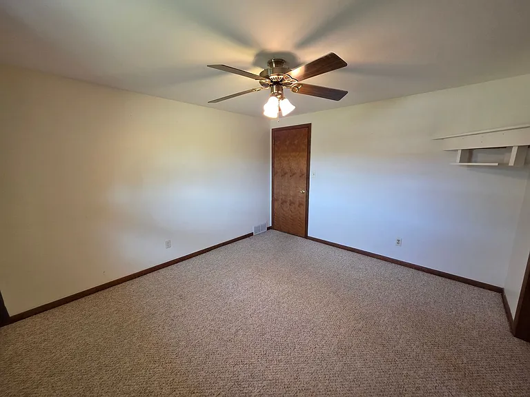 1798 Chateau Dr — Photo 10