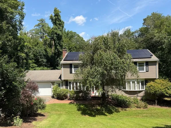 33 Carter Dr, Framingham, MA 01701