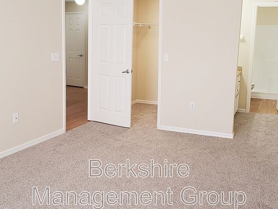 4th image of 1132 Brook Meadow Dr