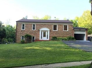 14 Lawngate Ct, Rockville, MD 20854