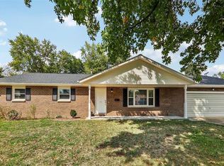 1871 Kane St, Carlyle, IL 62231