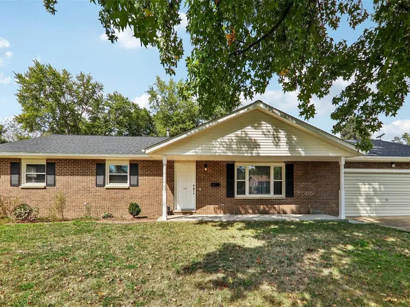 1871 Kane St, Carlyle, IL 62231