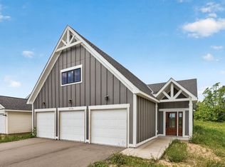 31710 Madison Rd, Lindstrom, MN 55045
