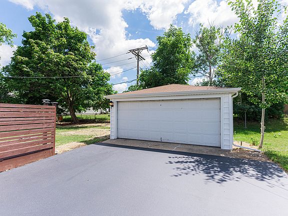 4th image of 336 Amarillo Dr
