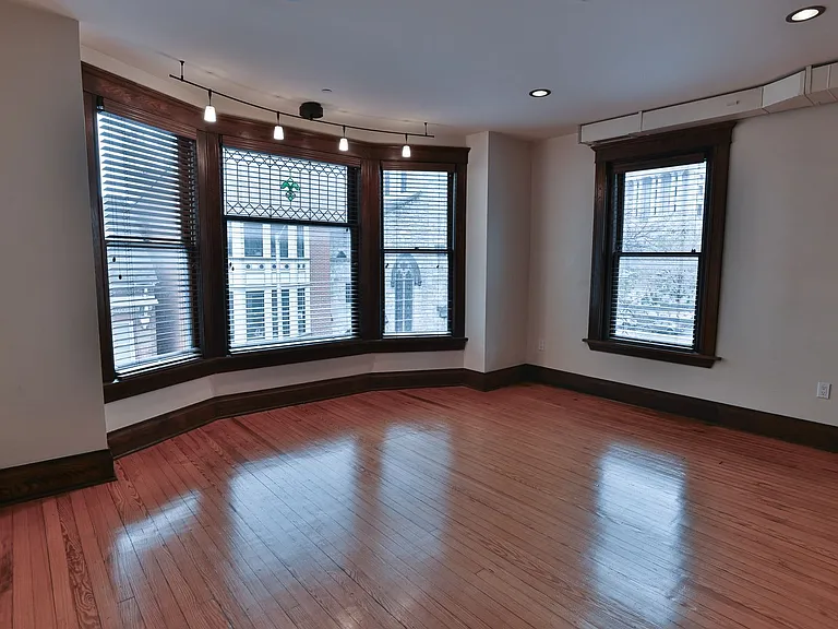 223 Pine St — Photo 24