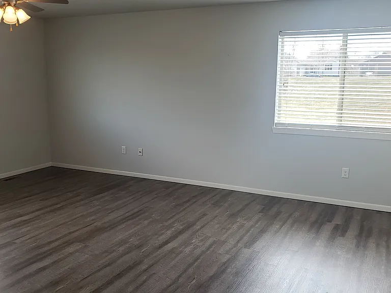 412 N Sioux Blvd #12 — Photo 1