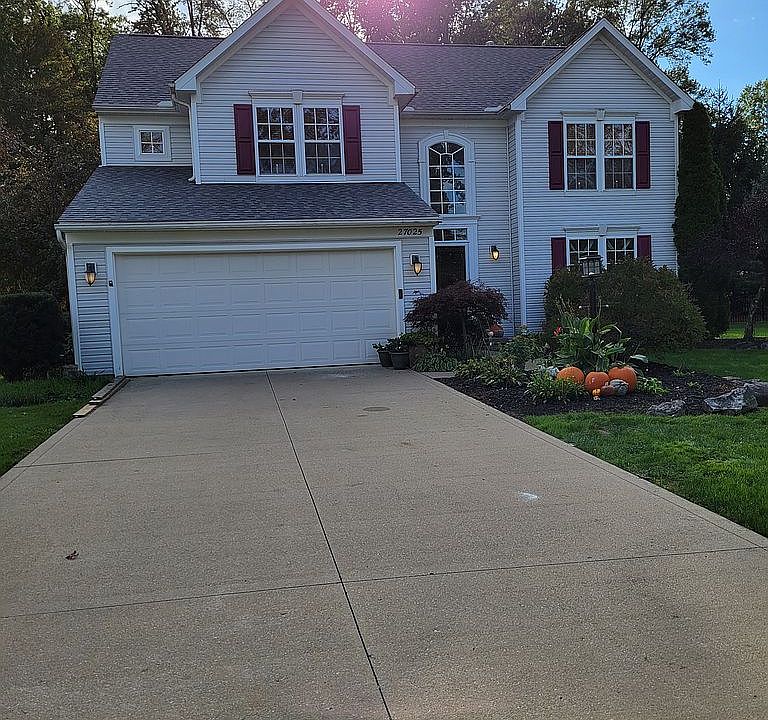 1st image of 27025 Waterside Dr