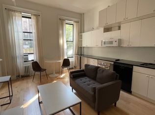 408 W 22nd St APT 2R, New York, NY 10011