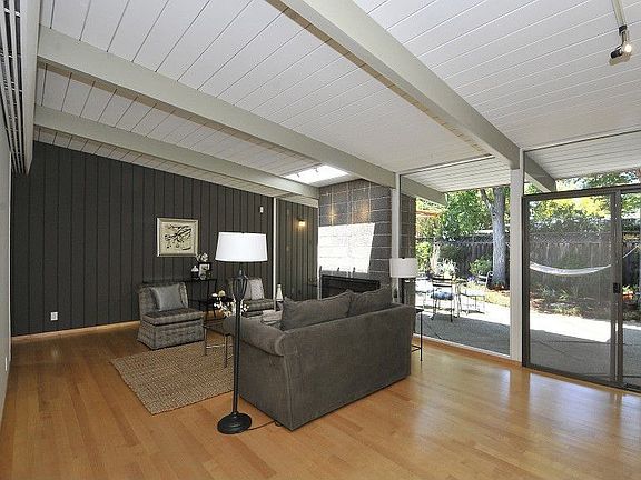 5th image of 375 Parkside Dr