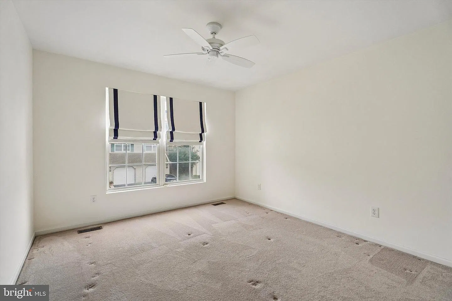 3 bed, 2064 sqft, $3,000 — Photo 2