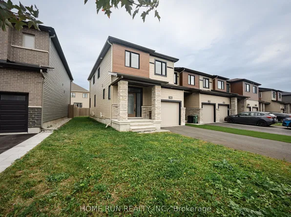 141 Namaste Walk, Ottawa, ON K2J 6Z4