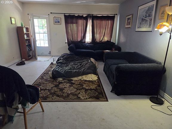 4th image of 1575 Horn Ln