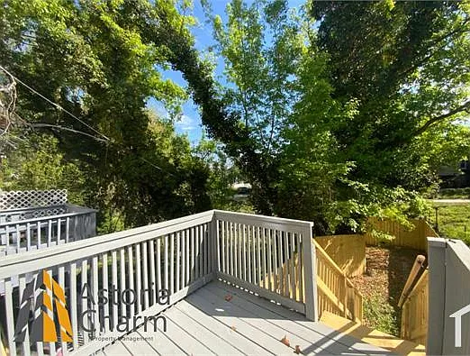 519 Beaumont Ave — Photo 13