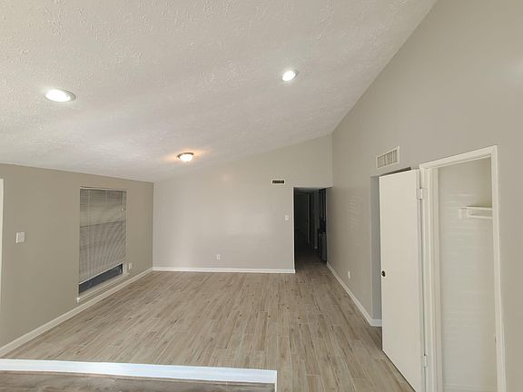 5th image of 15530 Mira Monte Dr