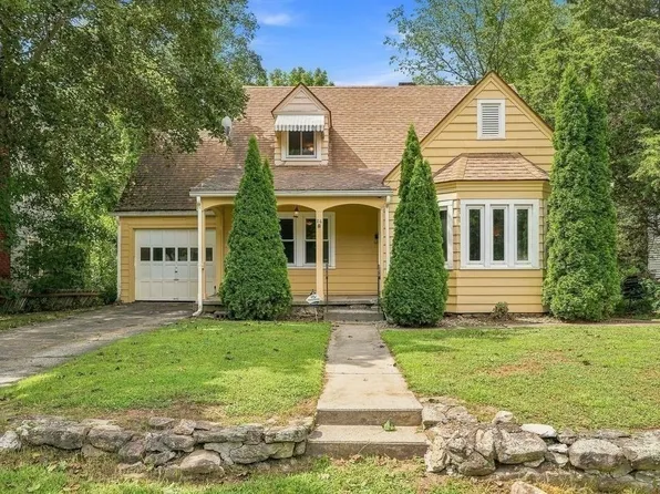 24 Litchfield Ave, Southbridge, MA 01550