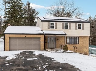 4747 Hilltop Ln, Bethel Park, PA 15102