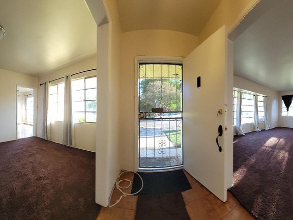 4th image of 3301 N Mayfield Ave