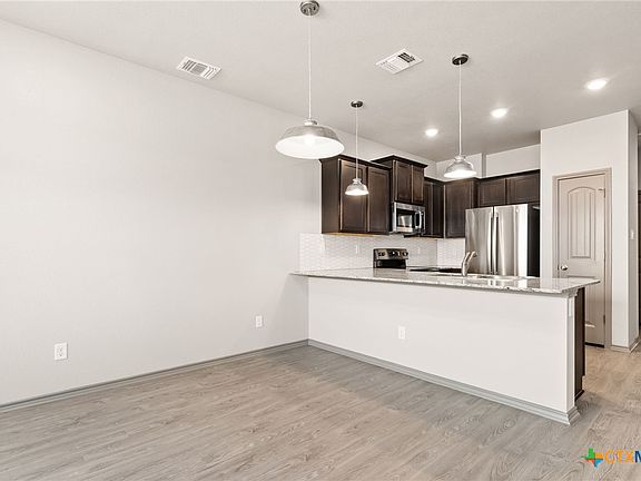 5th image of 230 Green Valley Dr