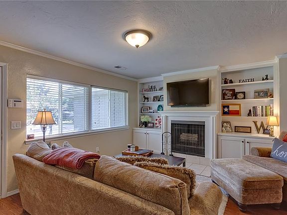 2nd image of 1829 Westminster Pl