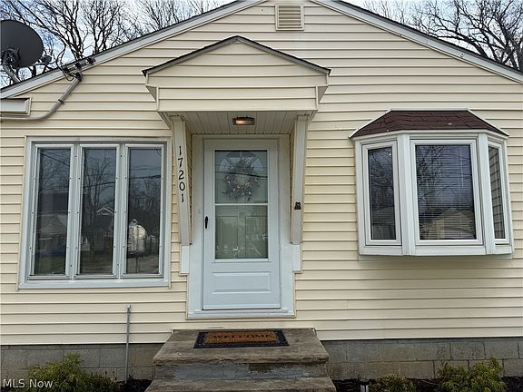 3rd image of 17201 Martha Rd