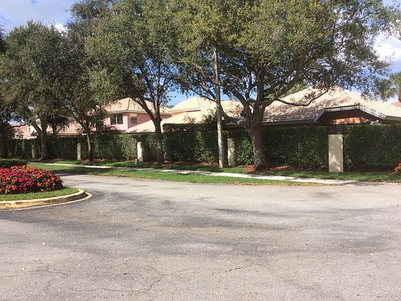 4th image of 28 Valencia Dr