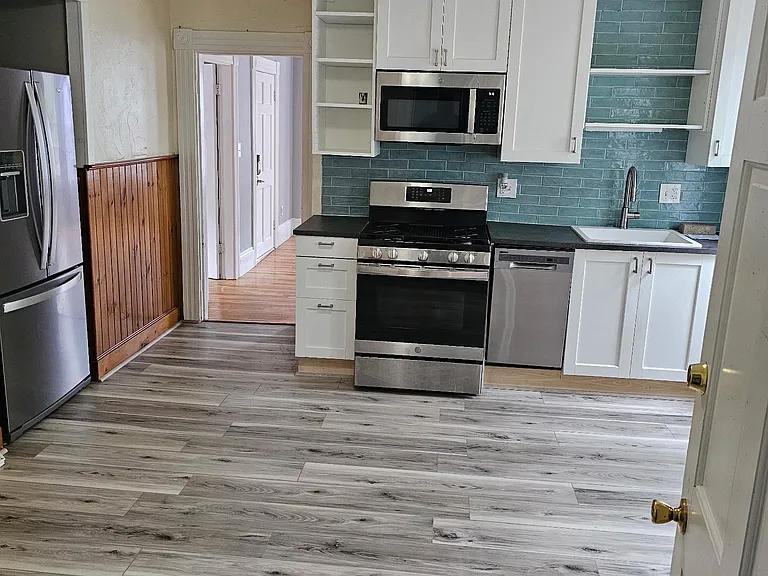 10 Jasper St #1 — Photo 2