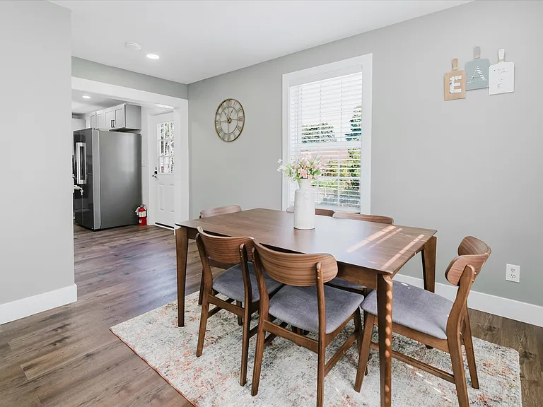 1210 Washtenaw Ave — Photo 11